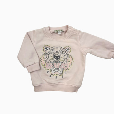 Pull rose avec logo emblématique 6M