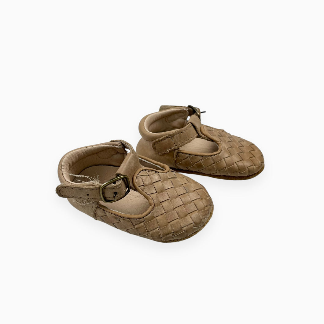 Moccassins en cuir tressés avec semelles souples et velcro 3 US