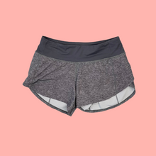 Charger l&#39;image dans la galerie, Short de sport en nylon gris chiné pour femmes 2 Tall
