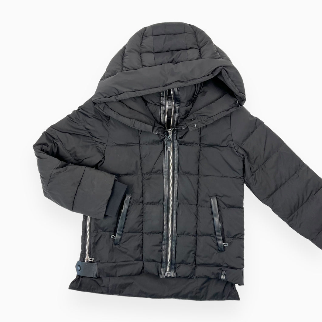 Manteau d'hiver noir en duvet et détail en cuir 7-8Y