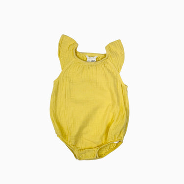 Barboteuse jaune en mousseline 6M