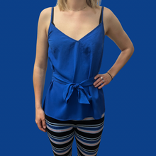 Charger l&#39;image dans la galerie, Cami bleu cobalt aux bretelles ajustables en poly pour femmes XS
