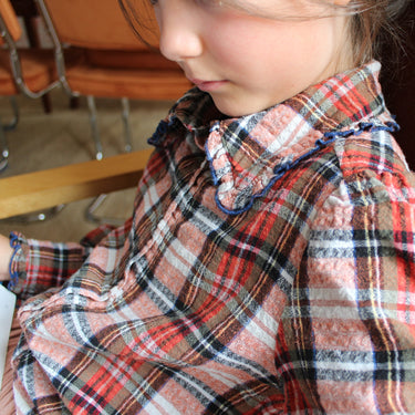Blouse à col claudine en coton, viscose et poly à carreaux 6Y