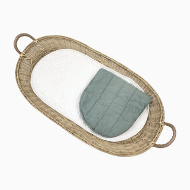 Panier langer en osier avec tapis